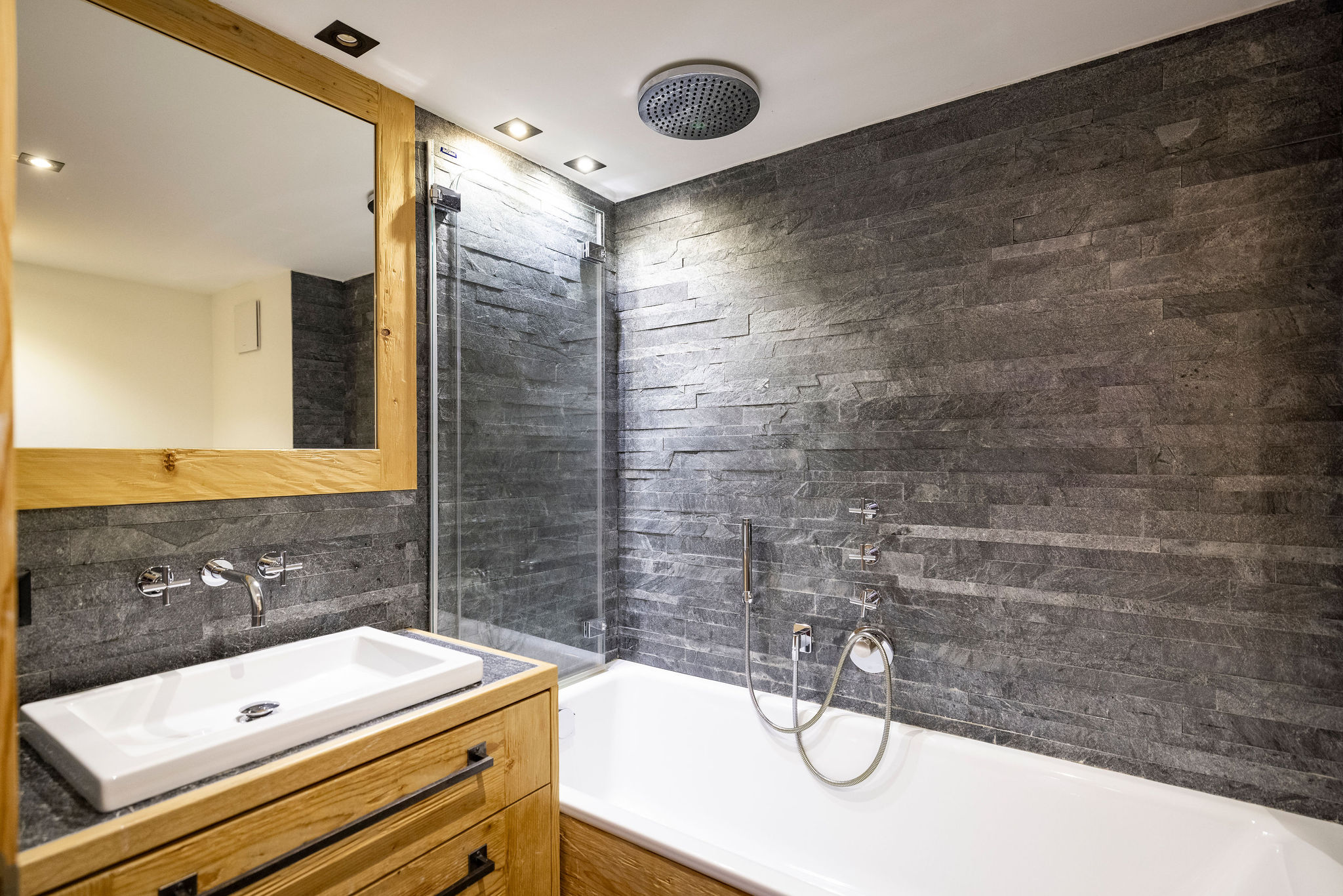 20240827-1434-4043-MSKY